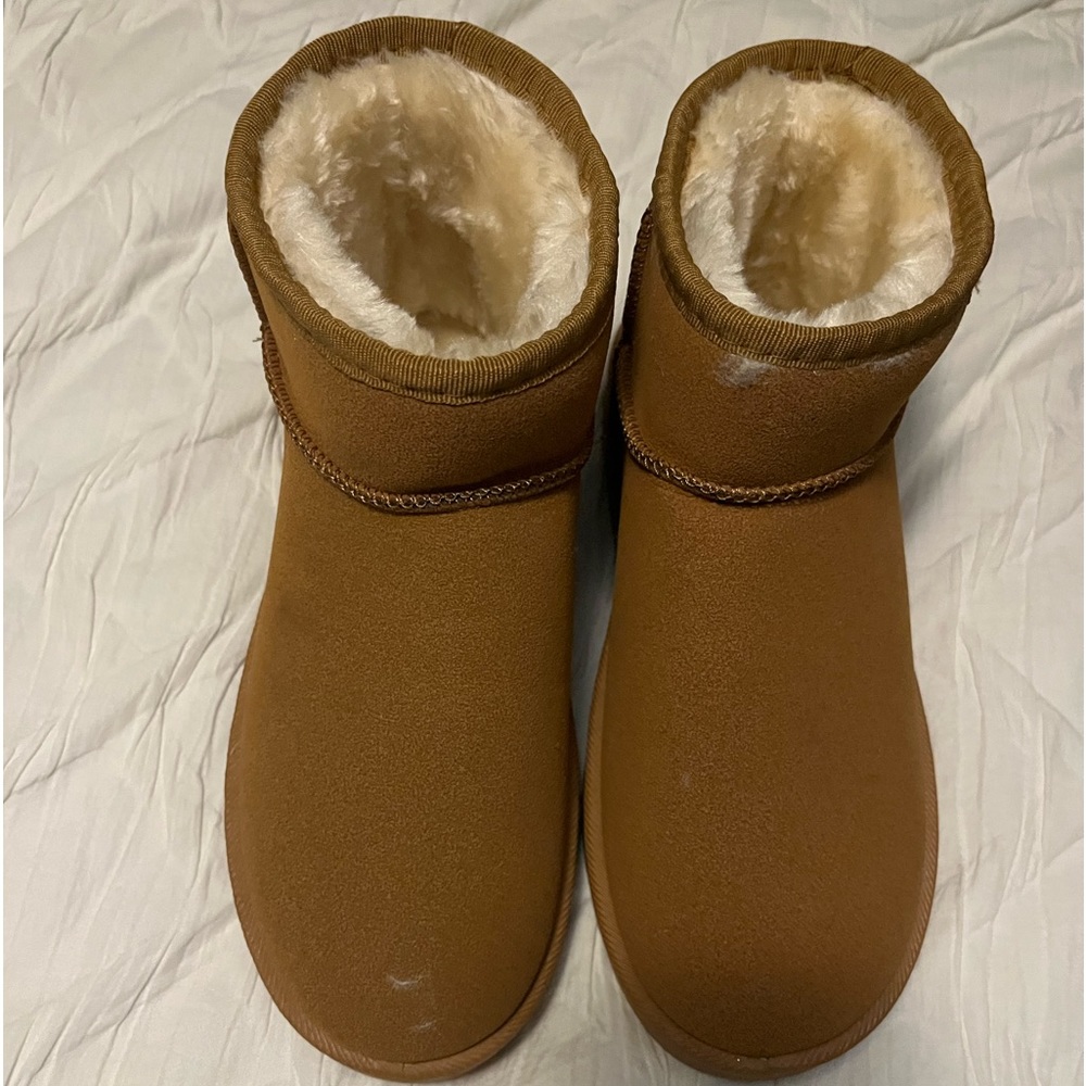 NWOT Boston Mini Boots